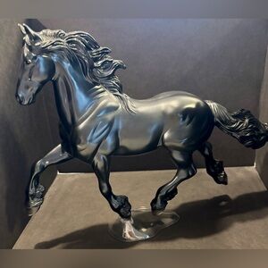 Breyer Goffert 369 Traditional Breeds of the World Series Horse Model Friesian